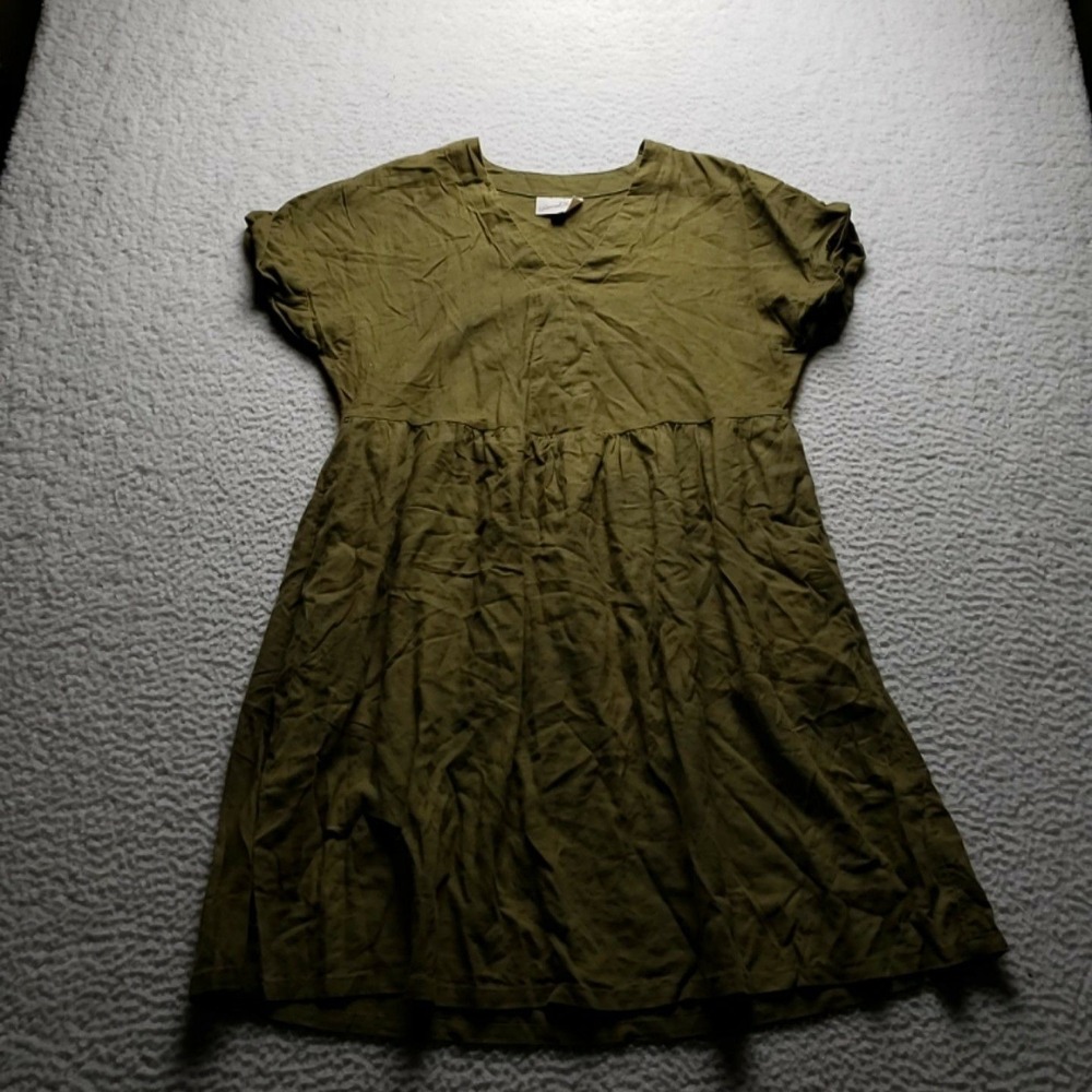 Universal Thread Dress Womens Small Green Short Sleeve V Neck Swing Knee
